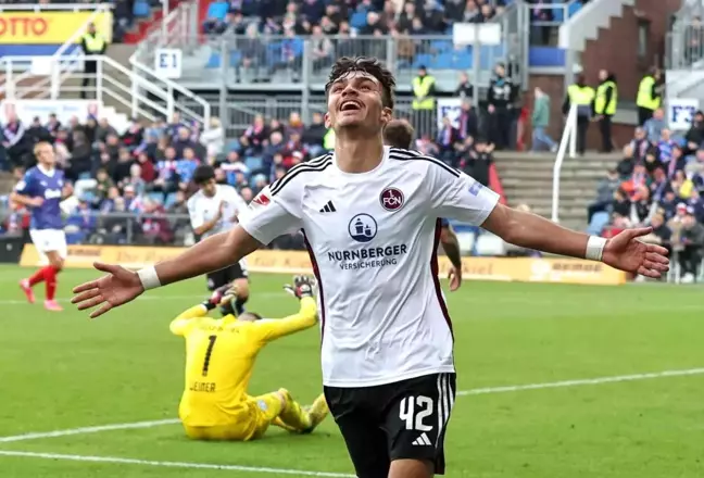 17 yaşındaki Can Uzun, Nürnberg formasıyla dikkat çekiyor