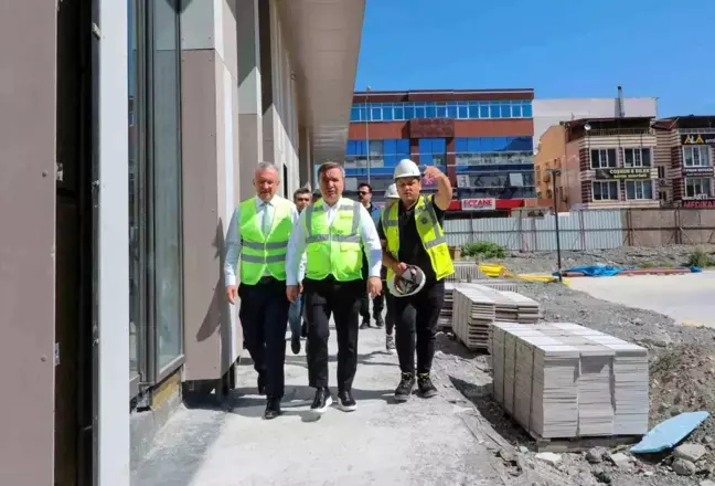 Erzincan Binali Yıldırım Üniversitesi Vakfı tarafından yapılan yaşam merkezinden elde edilen gelir Erzincanlı öğrencilere burs olarak verilecek