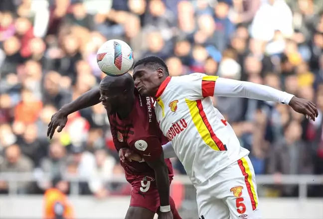 Göztepe, Hatayspor'u İlk Yarıda 1-0 Geçti