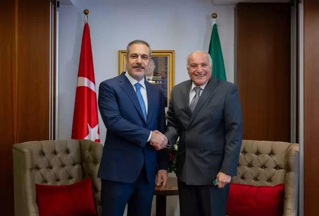 Dışişleri Bakanı Hakan Fidan, Cezayirli Mevkidaşı ile Görüştü