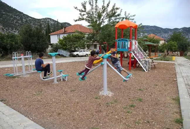 Döşemealtı Belediyesi'nden 8 Yeni Park