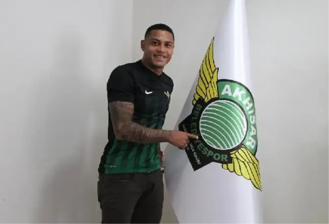 Akhisar Belediyespor'a Henrique'den 3 Yıllık İmza