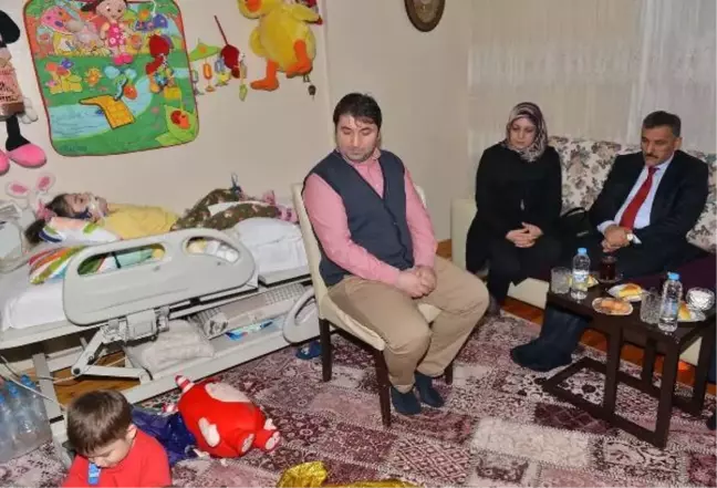 Vali Kaymak'tan Skolyoz Hastası Zeynep İçin Kalorierli Ev Talimatı