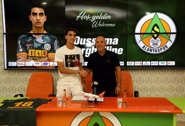 Alanyaspor, Oussama Targhalline'yi kiralık olarak kadrosuna kattı