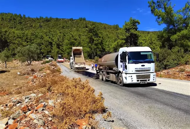 Muğla haberi: Muğla Büyükşehir Belediyesi Bodrum'da yol çalışmalarına devam ediyor