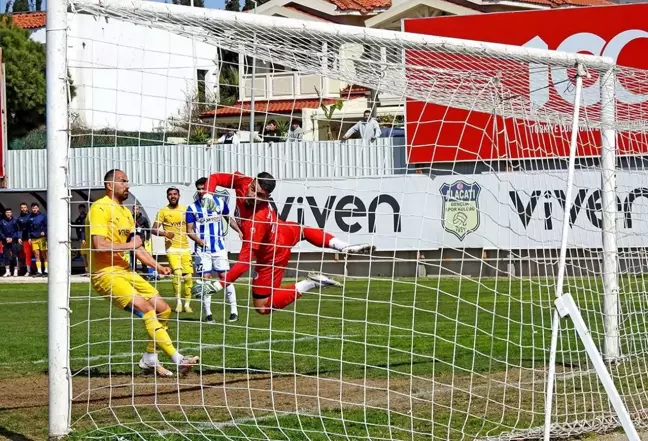 Alaçatıspor İzmirspor'u 2-0 mağlup etti