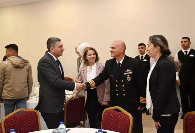 Vali Şahin: Çocuklarımızı kahramanlarımızın destanlarını anlatarak büyütmeliyiz