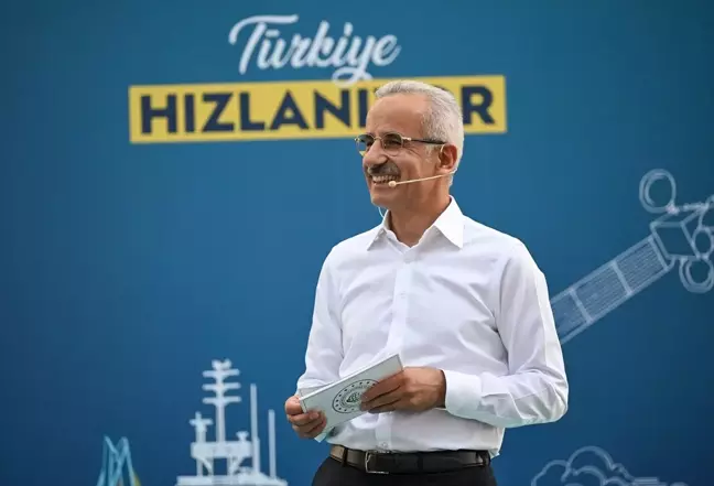 Ulaştırma ve Altyapı Bakanı Abdulkadir Uraloğlu Stajyer Öğrencilere Seslendi