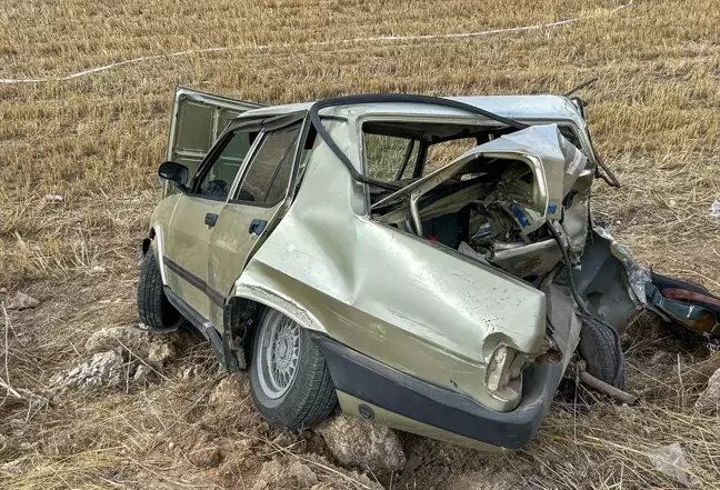 Uşak'ta minibüsle otomobil çarpıştı: 1 ölü, 3 yaralı