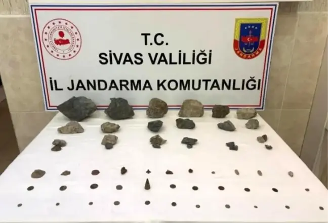 Sivas'ta Jandarma Tarihi Eşyalara El Koydu