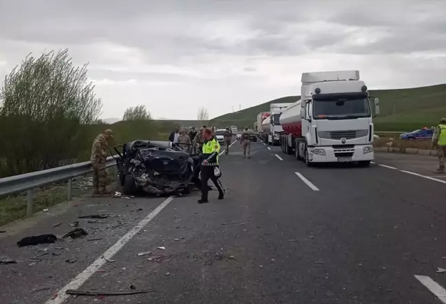Ağrı'da Trafik Kazası: 2 Ölü, 8 Yaralı