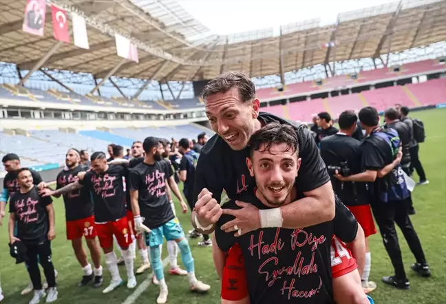 Eskişehirspor Şampiyon olarak Nesine 3. Lig'e Yükseldi