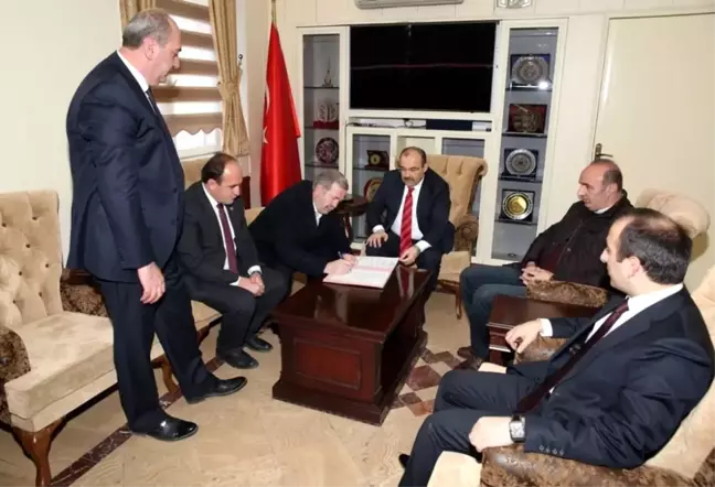 İmam Hatip Ortaokulu İçin Hayırsever Vatandaşlarla Protokol İmzalandı