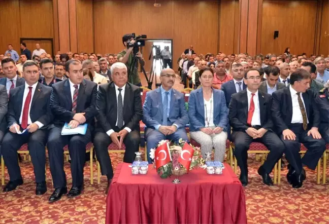 Vali Demirtaş Uyuşturucu ve Terörle Mücadelede Muhtarlardan Destek İstedi