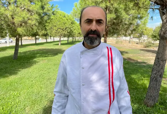 Doğaya bırakılan kızıl geyik, Spil Dağı'ndaki restoranın 