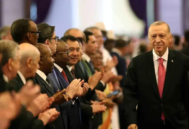 Cumhurbaşkanı Erdoğan: Türkiye'nin şanını korumak için çalışmaya söz veriyoruz