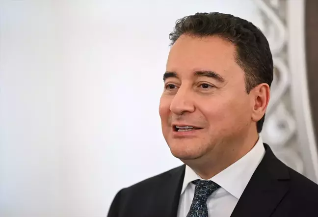 Ali Babacan: Sandıktan çıkacak sonuç milletimizin hükümete gösterdiği bir sarı kart olmalı