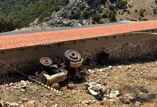 Burdur'da traktör kazası: Sürücü hayatını kaybetti