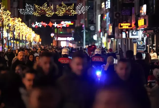 İzmir'de Yılbaşı Tedbirleri Kapsamında Polis Denetimleri