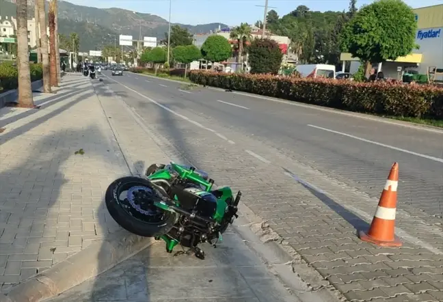 Marmaris'te Motosiklet Çarpan Çocuk Hayatını Kaybetti