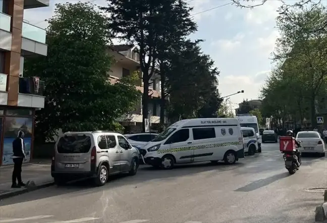 Sancaktepe'de Park Halindeki Otomobilde Bir Kişi Ölü Bulundu