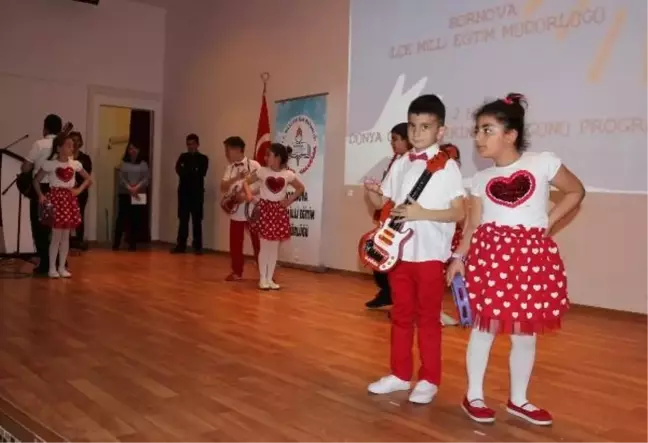 Otizmli Öğrenciler Şarkılar Söyledi, Dans Etti