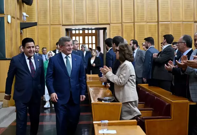 Davutoğlu: Yolsuzluk düzenini aşmadan gri listeden çıkmak geçici bir başarı olur