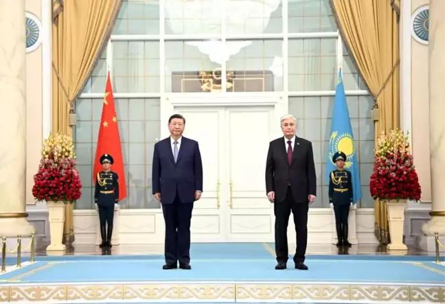 Xi Jinping, Kazakistan Cumhurbaşkanı ile Çin-Kazakistan topluluğunu inşa etmek için çalışmaya hazır