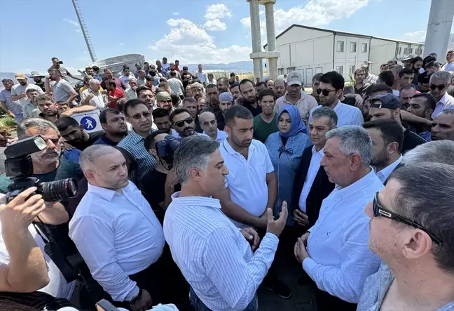 AK Parti Elazığ Milletvekili Erol Keleş, Alacakaya'daki İşçileri Ziyaret Etti