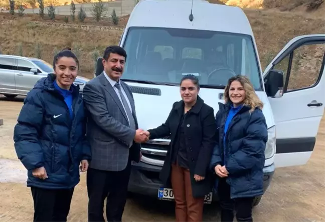 İş adamı Ölmez'den Hakkarigücü'ne minibüs