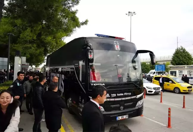 Beşiktaş devre arası kampı için Antalya'ya geldi