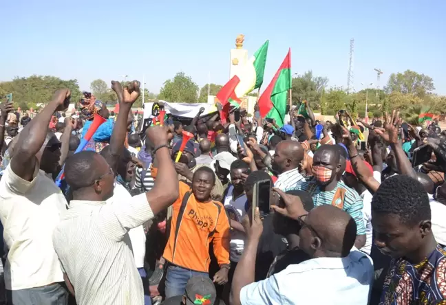 Burkina Faso'da darbenin ardından gösteri düzenlendi