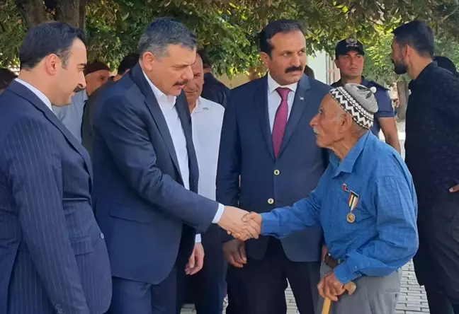 Çorum Valisi Mustafa Çiftçi, Kore gazisi Abdullah Topal'ı ziyaret etti