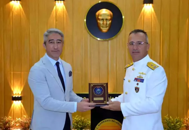 Aksaz Deniz Üs Komutanı Tuğamiral Neslim Eski, Marmaris Belediye Başkanı Mehmet Oktay'ı ziyaret etti