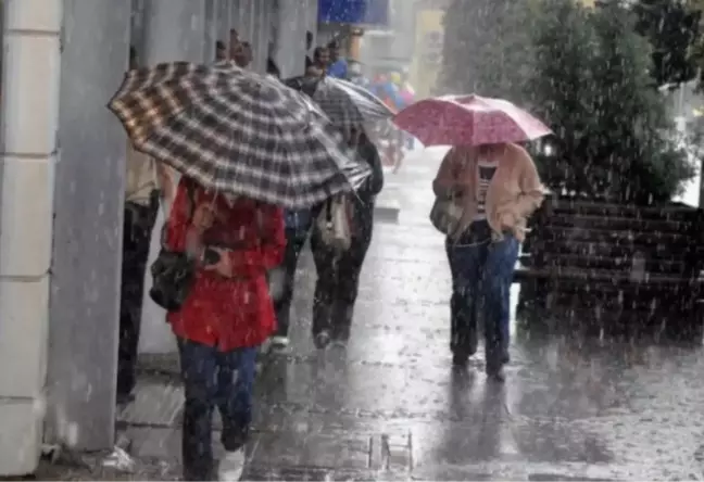 Meteoroloji 45 ili uyardı! Türkiye'de hangi illerde yağış var? İşte sarı kod verilen iller...