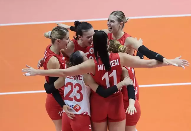 Aras Kargo, Keçiören Belediyesi'ni 3-1 Yenerek Kupa Voley'de Öne Geçti