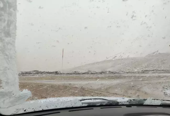 Ağrı'da Kar, Dolu ve Sağanak Yağış Hayat Durma Noktasına Getirdi