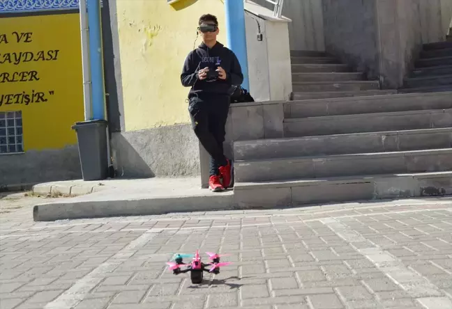 Kütahyalı Doruk Cengiz, Uluslararası Robot Yarışması'nda Dron Kategorisinde Şampiyon Oldu