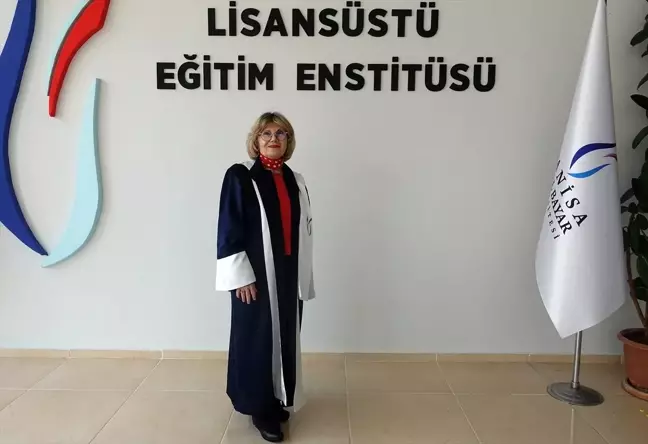 72 Yaşında Doktor Unvanı Aldı: Ümmühan Tibet'in Eğitim Başarısı