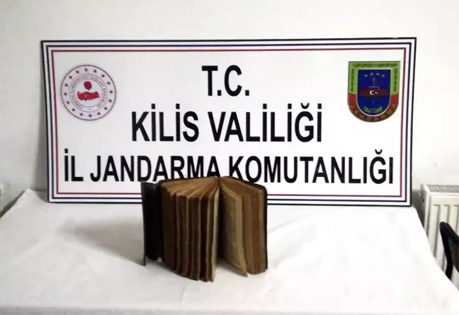 Kilis'te 15'inci yüzyıldan kalma el yazması kitap ele geçirildi