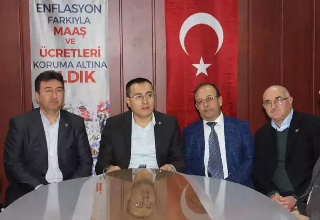Eğitim Bir-Sen'den Gazetecilere Kutlama