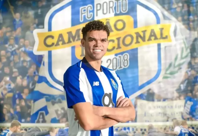 Pepe Yeniden Porto'da