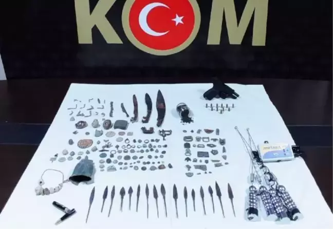 Tarsus'ta Roma döneminden 159 tarihi eser ele geçirildi