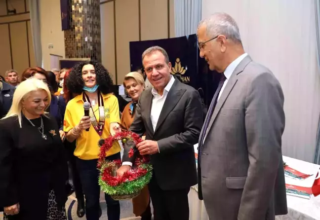 Seçer: