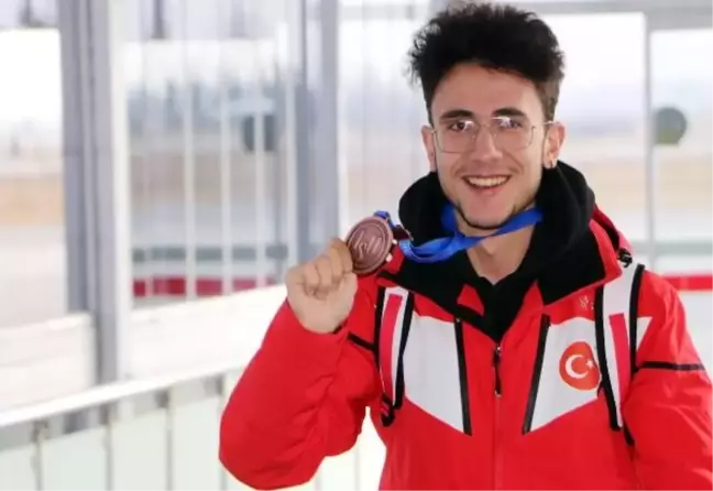 Türkiye'nin ilk olimpik sürat patencisi Furkan Akar, 2023 Avrupa Şampiyonası'nda 3. oldu