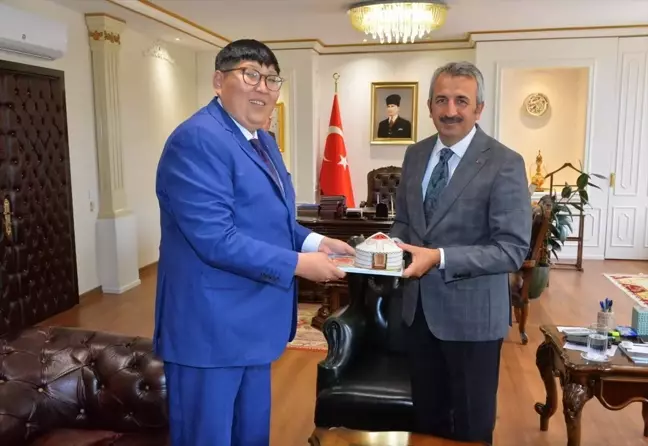 Edirne Valisi Yunus Sezer, Moğolistan İstanbul Başkonsolosu'nu kabul etti