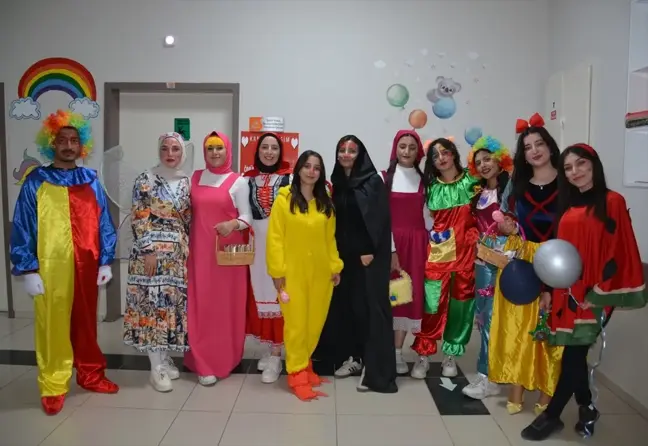 Üniversite Öğrencilerinden Hasta Çocuklara Moral Etkinliği