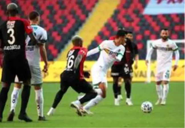 Süper Lig: Gaziantep FK: 2 Aytemiz Alanyaspor: 1 (İlk Yarı)