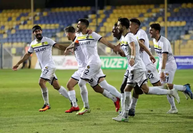 TFF 1. Lig: Menemenspor: 3 Yılport Samsunspor: 2