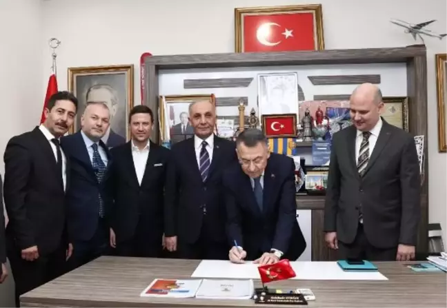 Gelecek Partisi İlçe Başkanı ve Parti Üyeleri AK Parti'ye Katıldı